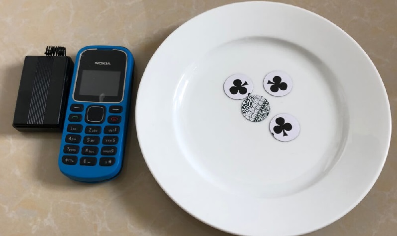 Xóc đĩa kiểu bịp là hình thức xóc đĩa gian lận